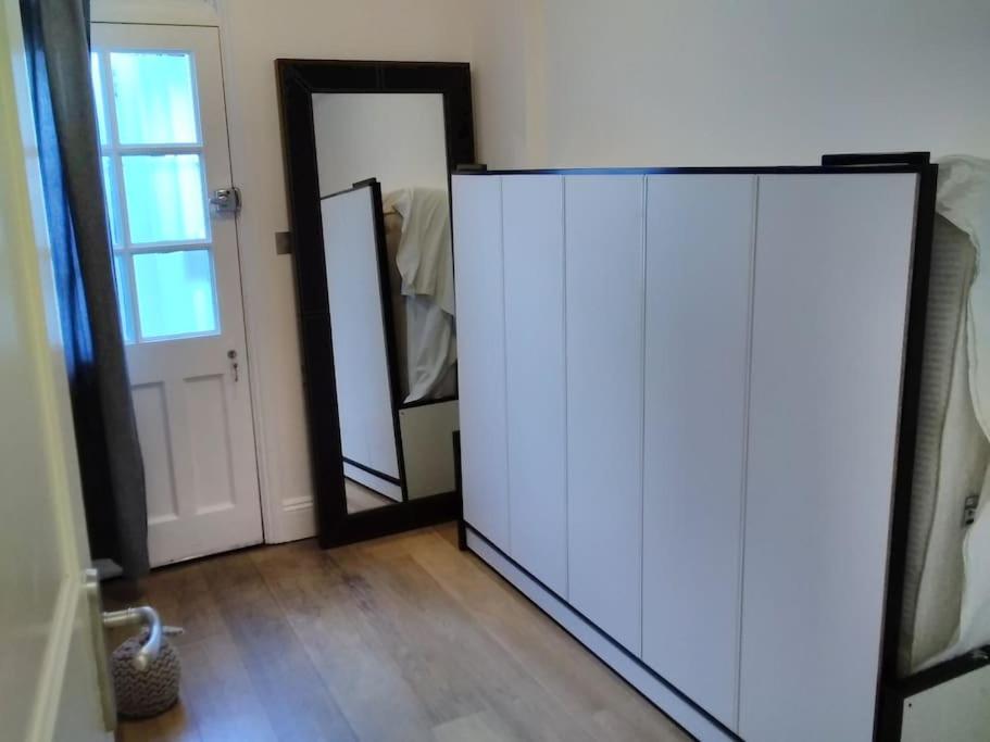 Superior 5* Kensington, London Flat + Free Wi-Fi Lägenhet Exteriör bild