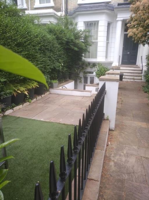 Superior 5* Kensington, London Flat + Free Wi-Fi Lägenhet Exteriör bild