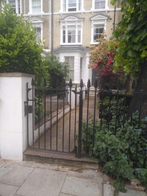 Superior 5* Kensington, London Flat + Free Wi-Fi Lägenhet Exteriör bild