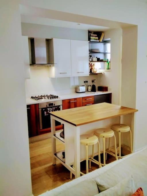 Superior 5* Kensington, London Flat + Free Wi-Fi Lägenhet Exteriör bild
