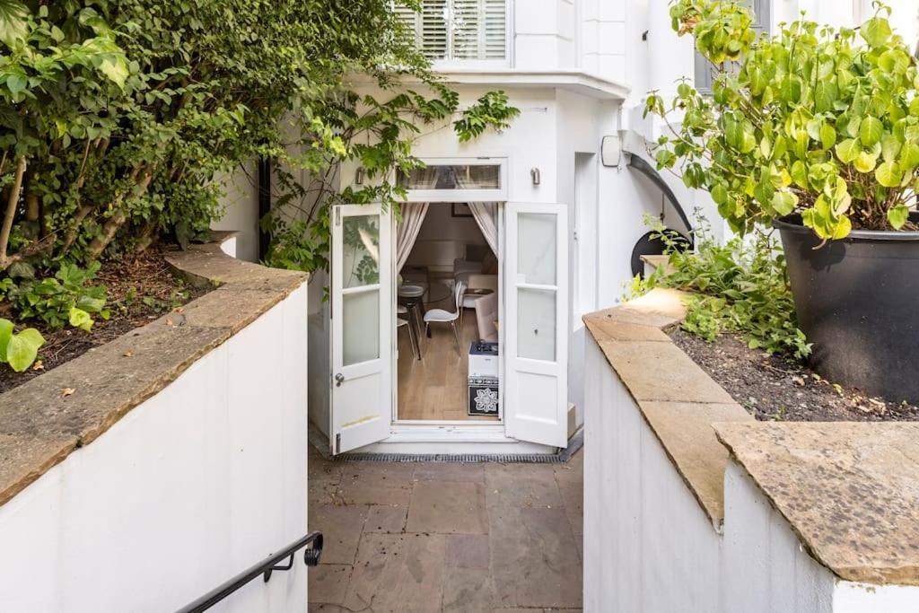 Superior 5* Kensington, London Flat + Free Wi-Fi Lägenhet Exteriör bild